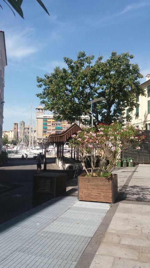 Bilocale Nell'Antica Darsena Apartment ซาโวนา ภายนอก รูปภาพ