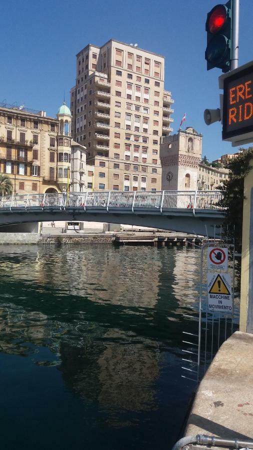Bilocale Nell'Antica Darsena Apartment ซาโวนา ภายนอก รูปภาพ