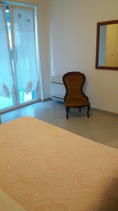 Bilocale Nell'Antica Darsena Apartment ซาโวนา ภายนอก รูปภาพ